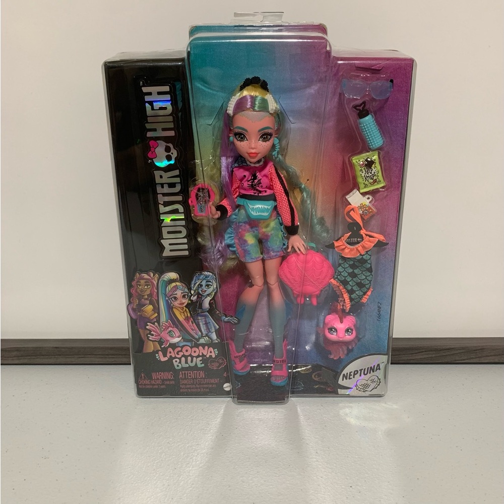 Monster High®: Lagoona Blue™ Fashion Doll with Pet and Accessories-New